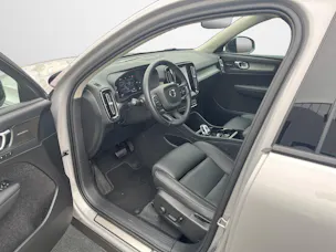 Volvo XC40 2.0 B4 MH Plus Dark