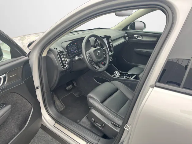 Volvo XC40 2.0 B4 MH Plus Dark