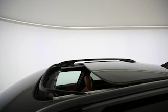 https://vehicle.imgix.net/3991801/79cf4290-e1a7-400e-8a1c-f21da99882d7.jpg