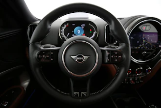 https://vehicle.imgix.net/3991801/821cb611-2c16-40d5-8e06-de4c99f1572b.jpg