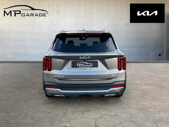 Vehicle image 4 Vehicle image 4