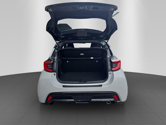 Vehicle image 12