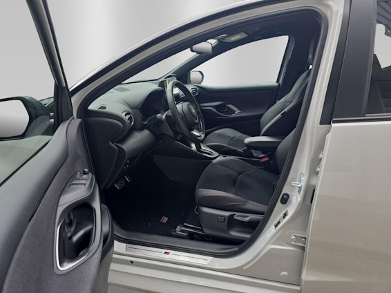 Vehicle image 8