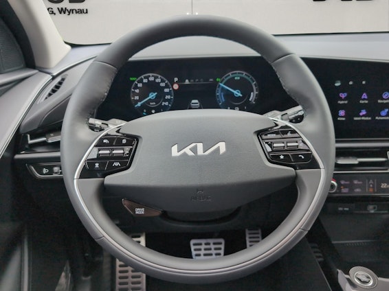 Vehicle image 28