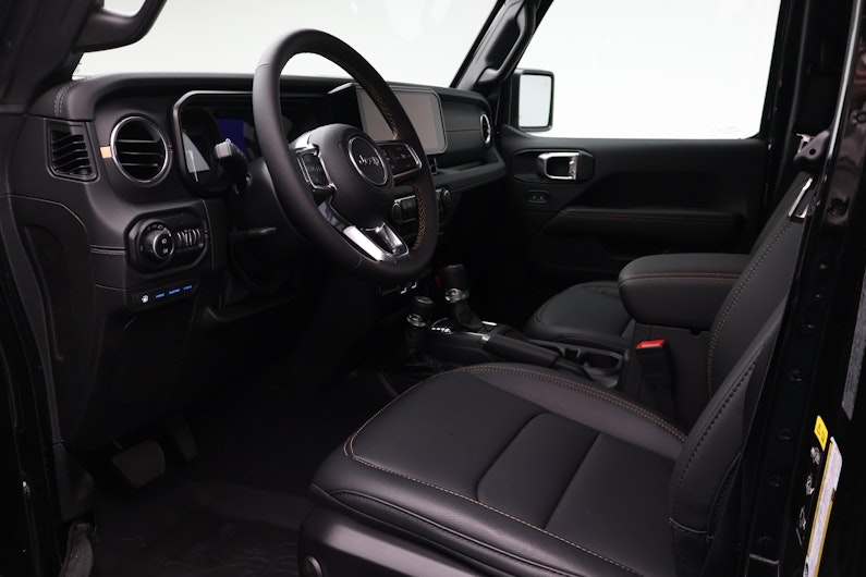 Vehicle image JEEP WRANGLER