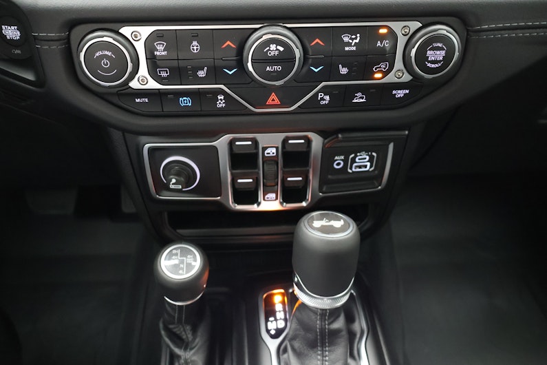 Vehicle image JEEP WRANGLER