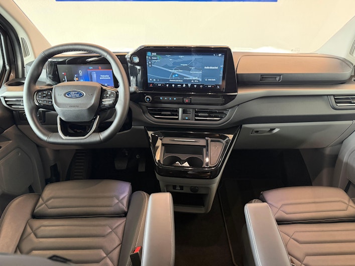 Vehicle image FORD TOURNEO
