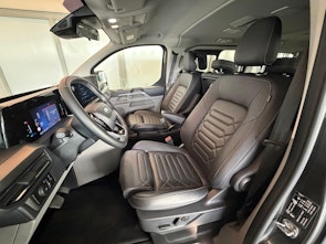 Vehicle image FORD Tourneo C Bus 320 L1 2.0 EcoBlue 170 Titanium