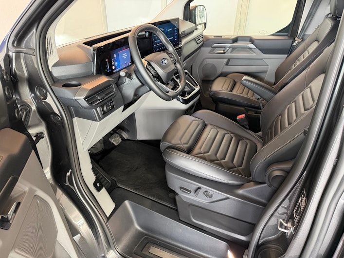 Vehicle image FORD TOURNEO