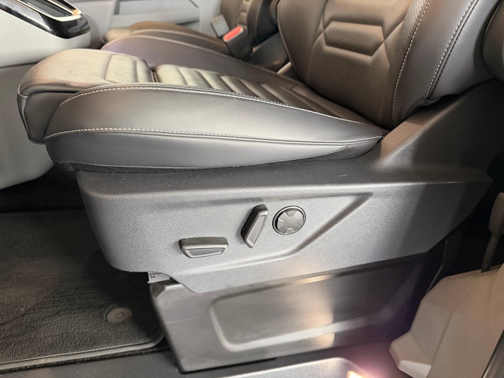 Vehicle image FORD TOURNEO