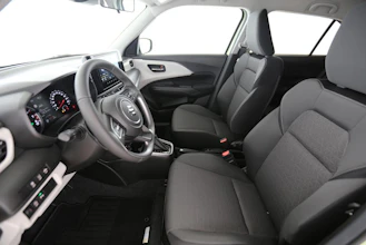 https://vehicle.imgix.net/3992011/aa032a63-a58e-417b-8a14-6d6ac12e9c4c.jpg