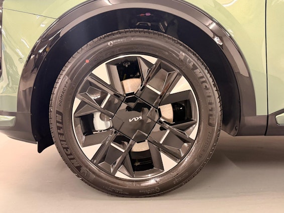 Vehicle image 3 Vehicle image 3