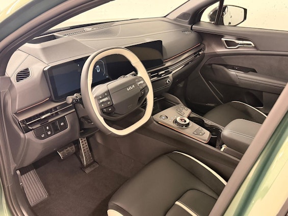 Vehicle image 5 Vehicle image 5