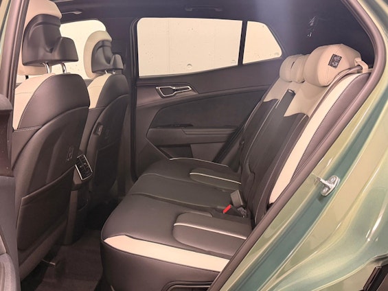 Vehicle image 10 Vehicle image 10