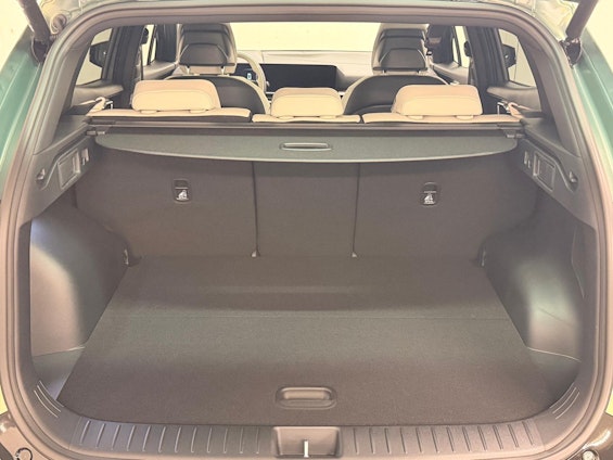 Vehicle image 15 Vehicle image 15