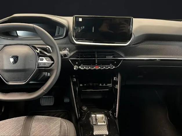 PEUGEOT 2008 e-GT