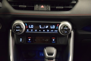 Vehicle image TOYOTA RAV4 2.5 Plug-In-Hybrid Platinum