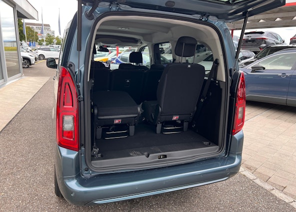 Vehicle image 6 Vehicle image 6