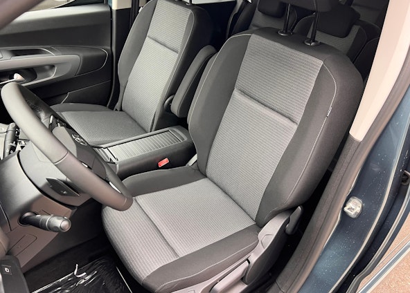 Vehicle image 8 Vehicle image 8