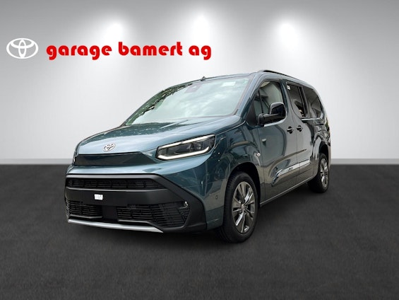 First vehicle image