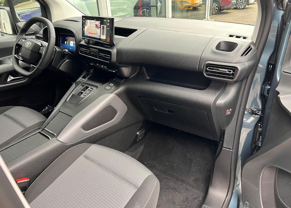 Vehicle image 13 Vehicle image 13