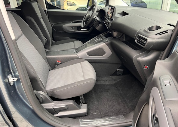 Vehicle image 12 Vehicle image 12