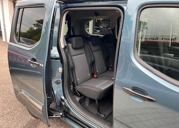 Vehicle image 11 Vehicle image 11