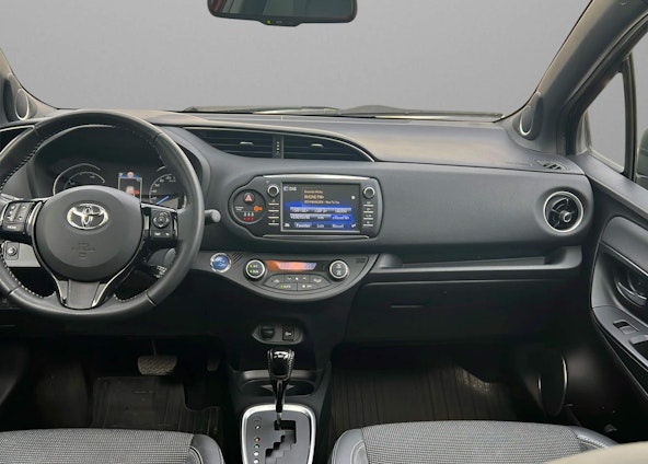 Vehicle image 5 Vehicle image 5