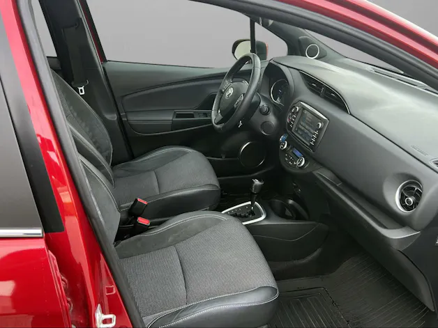 Toyota Yaris 1.5 VVT-i HSD Premium