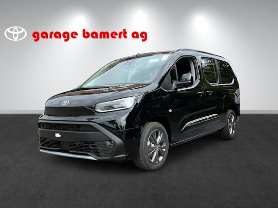 First vehicle image