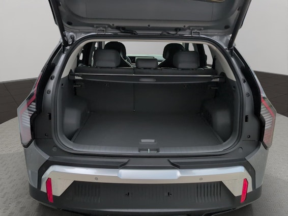 Vehicle image 16 Vehicle image 16