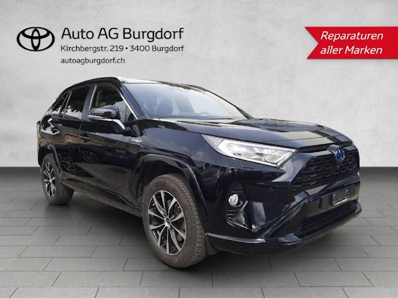 First vehicle image