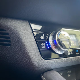 MITSUBISHI OUTLANDER 16