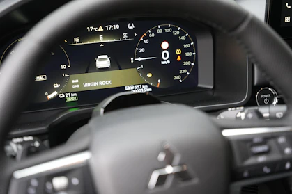 MITSUBISHI OUTLANDER 12