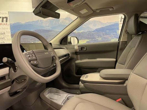 Vehicle image 4 Vehicle image 4