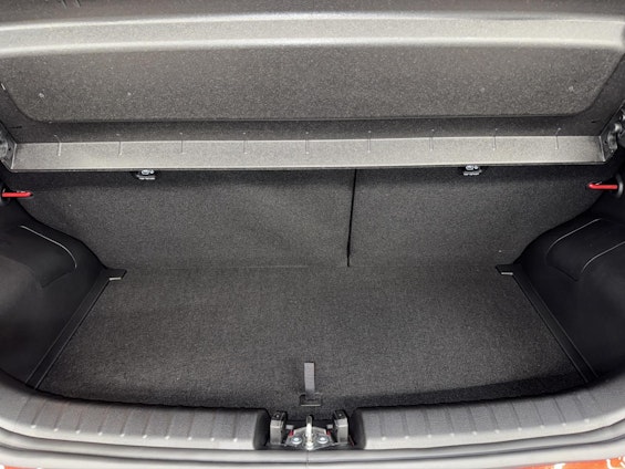 Vehicle image 9 Vehicle image 9