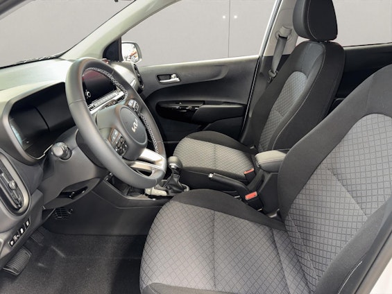 Vehicle image 15 Vehicle image 15