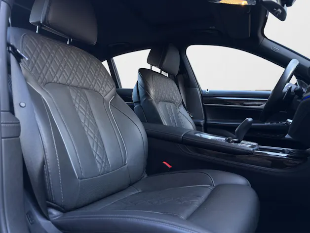BMW 750d xDrive Steptronic//M-Sport