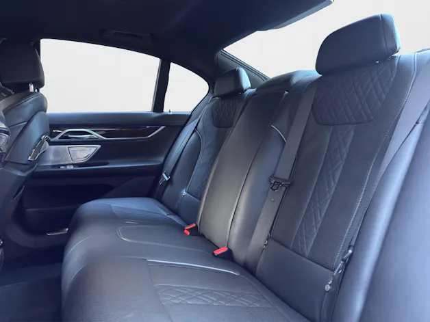 BMW 750d xDrive Steptronic//M-Sport