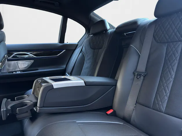 BMW 750d xDrive Steptronic//M-Sport
