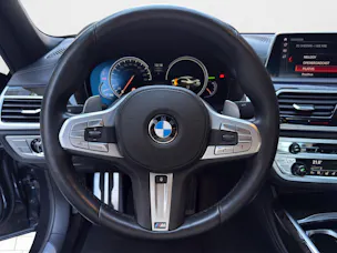 BMW 750d xDrive Steptronic//M-Sport