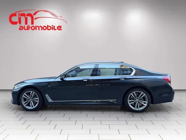 BMW 750d xDrive Steptronic//M-Sport