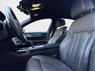 BMW 750d xDrive Steptronic//M-Sport