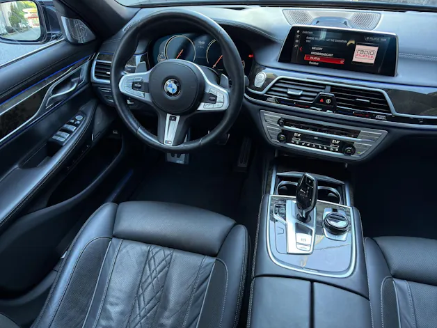 BMW 750d xDrive Steptronic//M-Sport