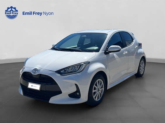 First vehicle image