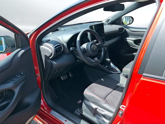 Vehicle image 7