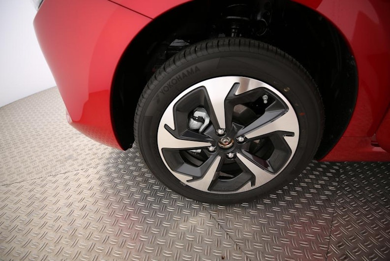 Vehicle image SUZUKI SWIFT