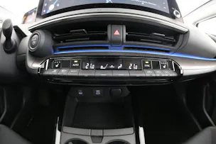 Toyota Prius 2.0 Plug-In-Hybrid Style