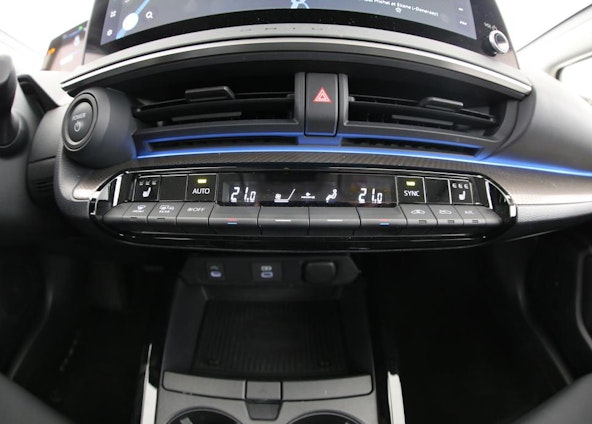 Vehicle image 8 Vehicle image 8