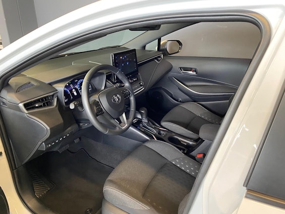 Vehicle image 22